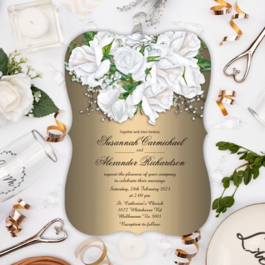 白エレガントバラと淡い色のブロンズのフローラ結婚ズ 招待状