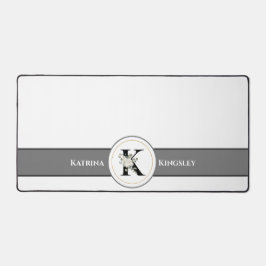 白エレガントフローラモノグラムと名前オンホワイト デスクマット