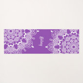 白エレガントモノグラムの紫マンダラパターン ヨガマット (裏面(横))