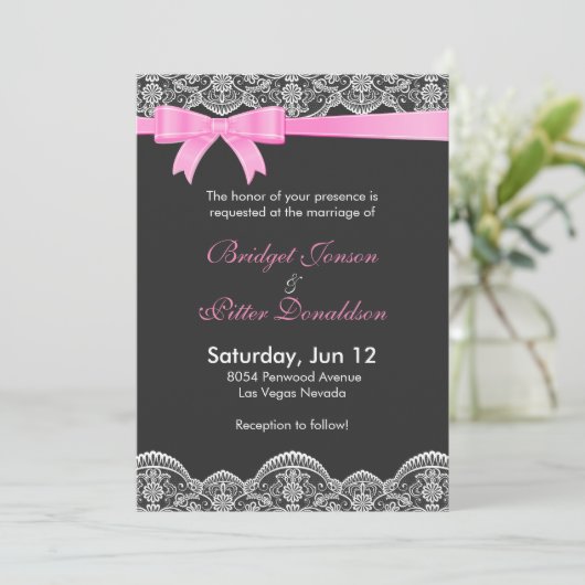 白エレガントレース及び淡い色のピンクリボ結婚ン 招待状 (スタンド正面)