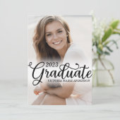 白エレガント写ミニマル真タイポグラフィ卒業 案内状 (スタンド正面)