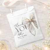 白エレガント真珠弓ベイビーシャワーありがとう フェイバーバッグ (クリップ留めされた状態)