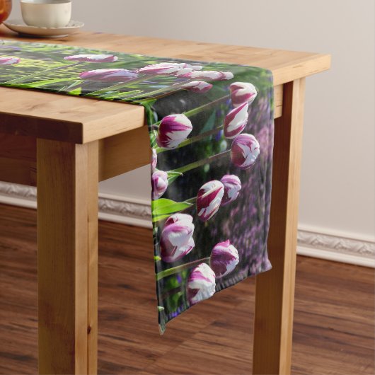 白エレガント紫の炎の旗の勝利チューリップ ショートテーブルランナー (インサイチュ)