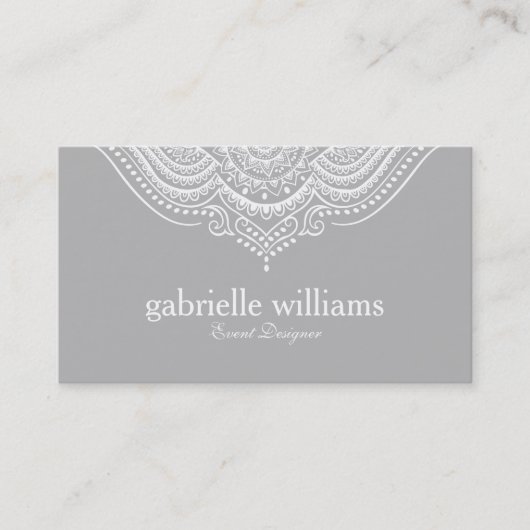 白エレガント華美とライトグレーの幾何学的デザイン 名刺 (正面)