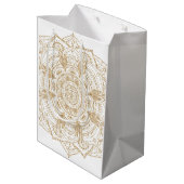 白エレガント&金ゴールドマンダラハンドドローデザイン ミディアムペーパーバッグ (裏面アングル)