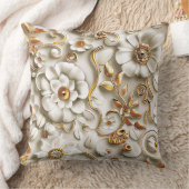白エンボスの花とメタリック離れ金色 クッション (ブランケット)