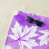 白カエデ葉の紫色の水色洗剤、モノグラム ビーチタオル (インサイチュ)