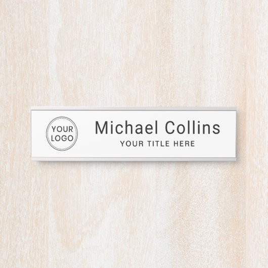 白カスタム色または色の名前とタイトル サインプレート (正面)