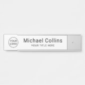 白カスタム色または色の名前とタイトル サインプレート (正面)