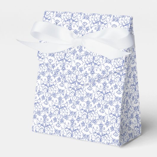 白カスタム装飾フローラにペリウィンクルブルー フェイバーボックス (正面サイド)