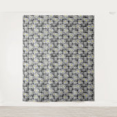 白カモミールの花オン白黒市松模様にb タペストリー (正面)