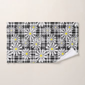 白カモミールの花オン白黒市松模様にb バスタオルセット (ハンドタオル)