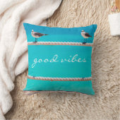 白カモメビーチ鳥フォトグッドビベス引用文 クッション (ブランケット)