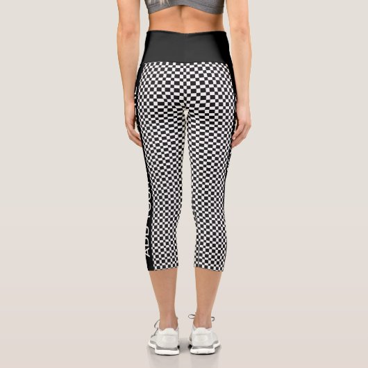 白クール黒パターン市松模様にのカスタム文字 カプリレギンス (裏面)