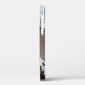 白コンクリート製の茶色の木製ドア建物 Case-Mate iPhoneケース (裏面 / 左)