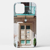 白コンクリート製の茶色の木製ドア建物 Case-Mate iPhoneケース (裏面)