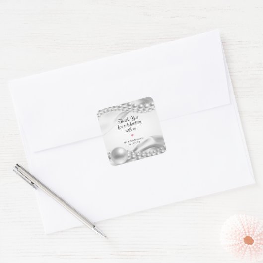 白サテンの布結婚真珠と記念日 スクエアシール (封筒)