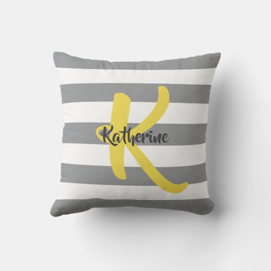 白ストライプののグレーと黄パーソナライズされた色 クッション (裏面)