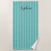 白ストライプティール（緑がかった色）と黒のスクリプト名 ビーチタオル (正面)