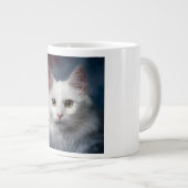 白トルコアンゴラ猫 赤と青 ジャンボコーヒーマグカップ (正面右)