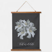 白ハイビスカスフラワーブーケパーソナライズされた 吊り下げ型タペストリー (正面)