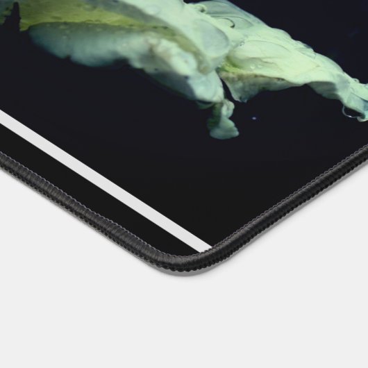 白バラの花パーソナライズされた デスクマット (コーナー)