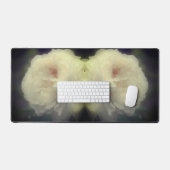 白バラ花イン開花抽象芸術 デスクマット (キーボード&マウス)