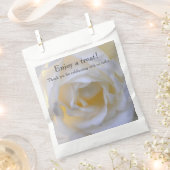 白バラ軟焦点 フェイバーバッグ (クリップ留めされた状態)