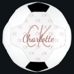 白バラ金ゴールドイニシャル名 サッカーボール<br><div class="desc">白スタイリッシュの背景とバラ金ゴールド色の文字。モノグラムのユーザー設定とイニシャル名の追加モノグラムイニシャルを背景パターンとして使用します。</div>