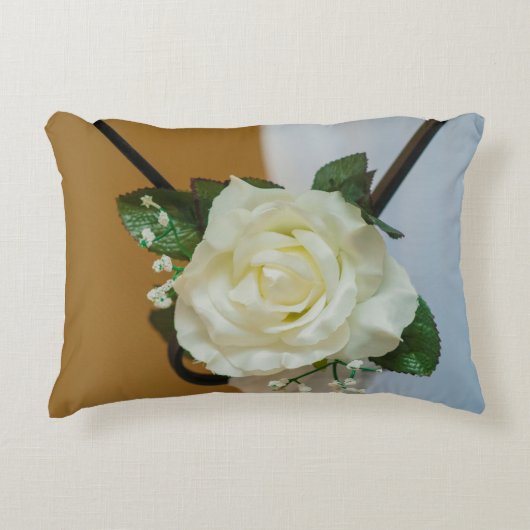 白バラ アクセントクッション (正面)