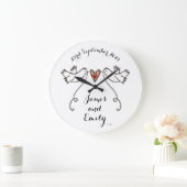 白パーソナライズされたいハト結婚の贈り物アクリルラーグ ラージ壁時計 (ホーム)