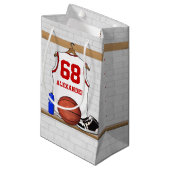 白パーソナライズされたと赤のバスケットボールジャージー スモールペーパーバッグ (正面アングル)