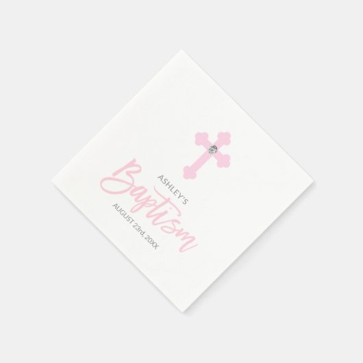 白パーソナライズされたピンクの女の子クロスバプテスマ スタンダードカクテルナプキン (角)