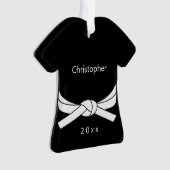 白パーソナライズされた帯空手 オーナメント (正面)