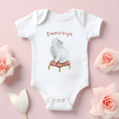 白パーソナライズされた猫かわいらしが枕に座る ベビーボディスーツ