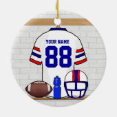 白パーソナライズされた赤ブルーサッカージャージー セラミックオーナメント (裏面)