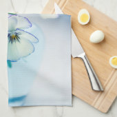 白パープルパンジー花ブルー花器フローラ キッチンタオル (四つ折り)