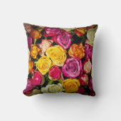 白ピンクの黄色のバラの花枕の花束 クッション (正面)
