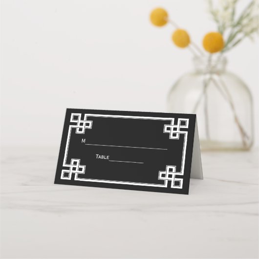 白ファンシーギリシャ鍵フレームエスコートカードブラック プレイスカード (裏面)