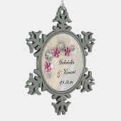 白フェイク真珠とピンクダイヤモンドボタ結婚ン スノーフレークピューターオーナメント (左)