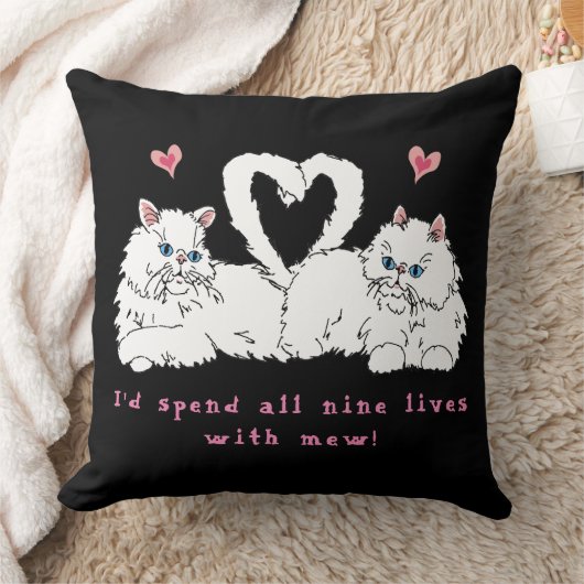 白ペルシャ猫とハート装飾用クッション クッション (ブランケット)