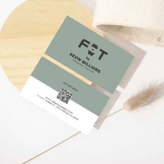 白ミニマルとセージ緑のフィットネストレーナー 名刺
