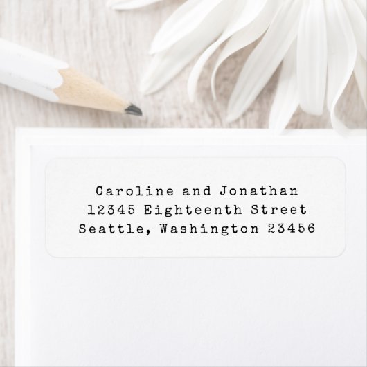 白ミニマルレトロタイプライターフォント差出人住所 ラベル (インサイチュ)