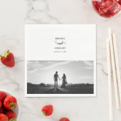 白モダンと黒のスクリプトカップルの写真結婚 スタンダードランチョンナプキン (インサイチュ)