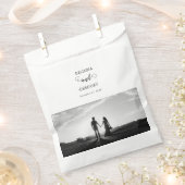 白モダンと黒のスクリプトカップルの写真結婚 フェイバーバッグ (クリップ留めされた状態)