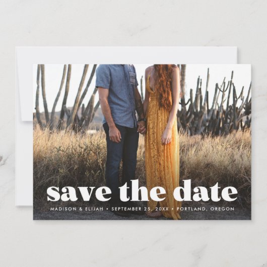 白モダンはっきりしたタイポグラフィオーバーレイ写真 セーブザデート (正面)