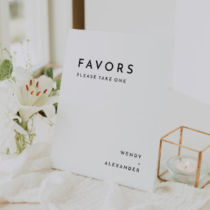 白モダンはっきりした結婚式の引き出物 台座サイン