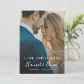 白モダン文字フルフォトカスタムウェディング サンキューカード (スタンド正面)