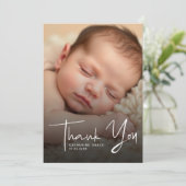 白モダン文字宗教ベビー写真バプテスマ サンキューカード (スタンド正面)