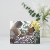 白モダン文字結婚式の日付を保存する/写真 案内ポストカード (スタンド正面)